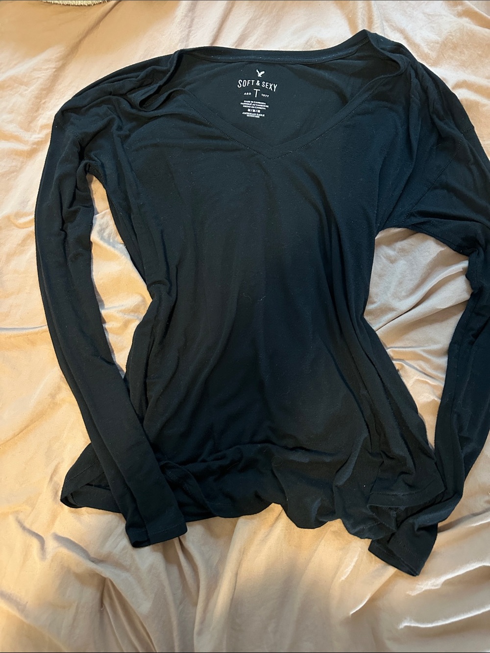 American Eagle Outfitters Soft & Sexy Black V-Neck Long Sleeve Tee